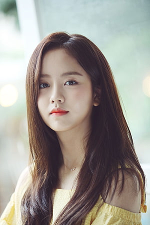 Kim So Hyun Portrait in Yellow Off-Shoulder Top with Soft Natural Lighting HD phone wallpaper