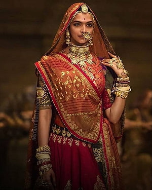 Deepika Padukone as Padmavati in Traditional Rajput Bridal Attire with Gold Jewelry HD phone wallpaper