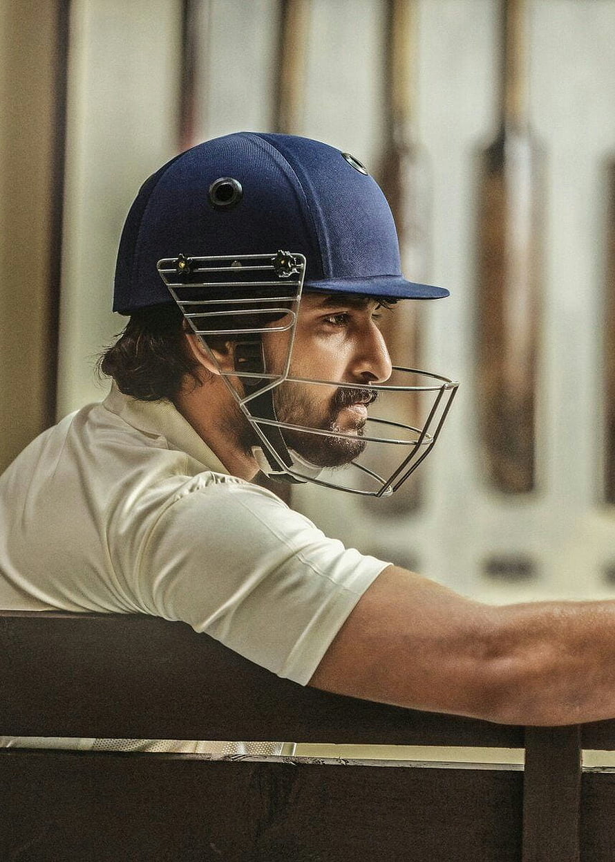 Nani in Jersey Cricket Film Wearing Blue Helmet and White Kit HD phone wallpaper