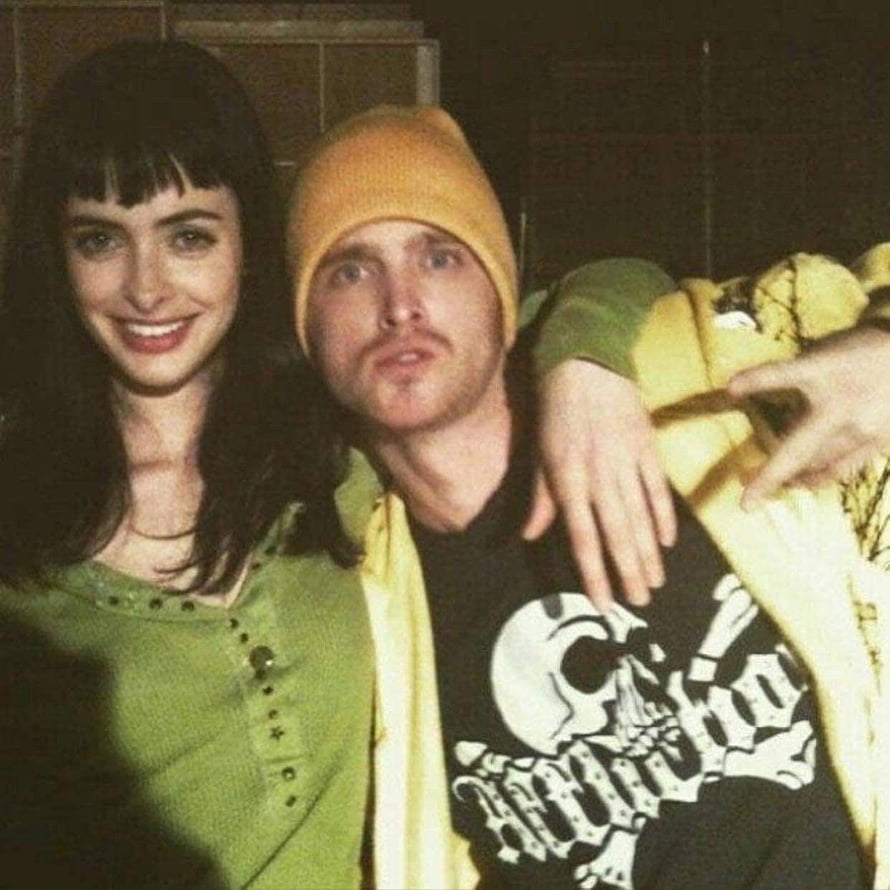 Jesse and Jane from Breaking Bad in a Casual Indoor Setting HD phone wallpaper