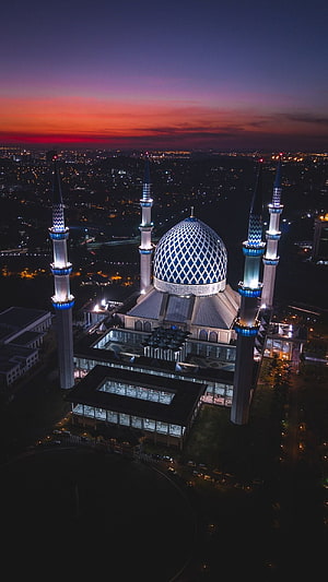 Aerial View of Federal Territory Mosque in Kuala Lumpur at Sunset HD phone wallpaper