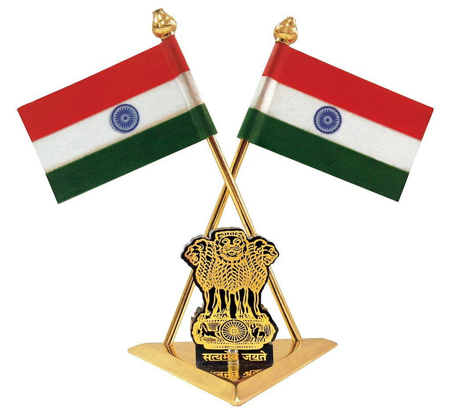 Crossed Indian National Flags with Ashoka Lion Capital Emblem on Gold Plated Brass Stand HD wallpaper
