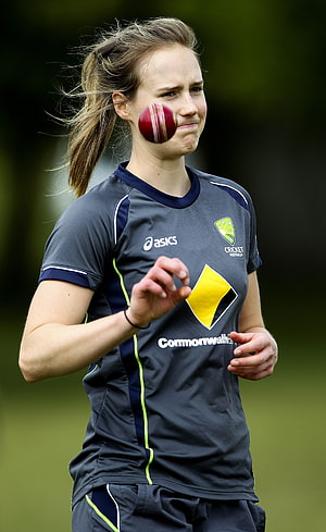 Ellyse Perry in Cricket Australia Training Kit with Ball in Motion HD phone wallpaper