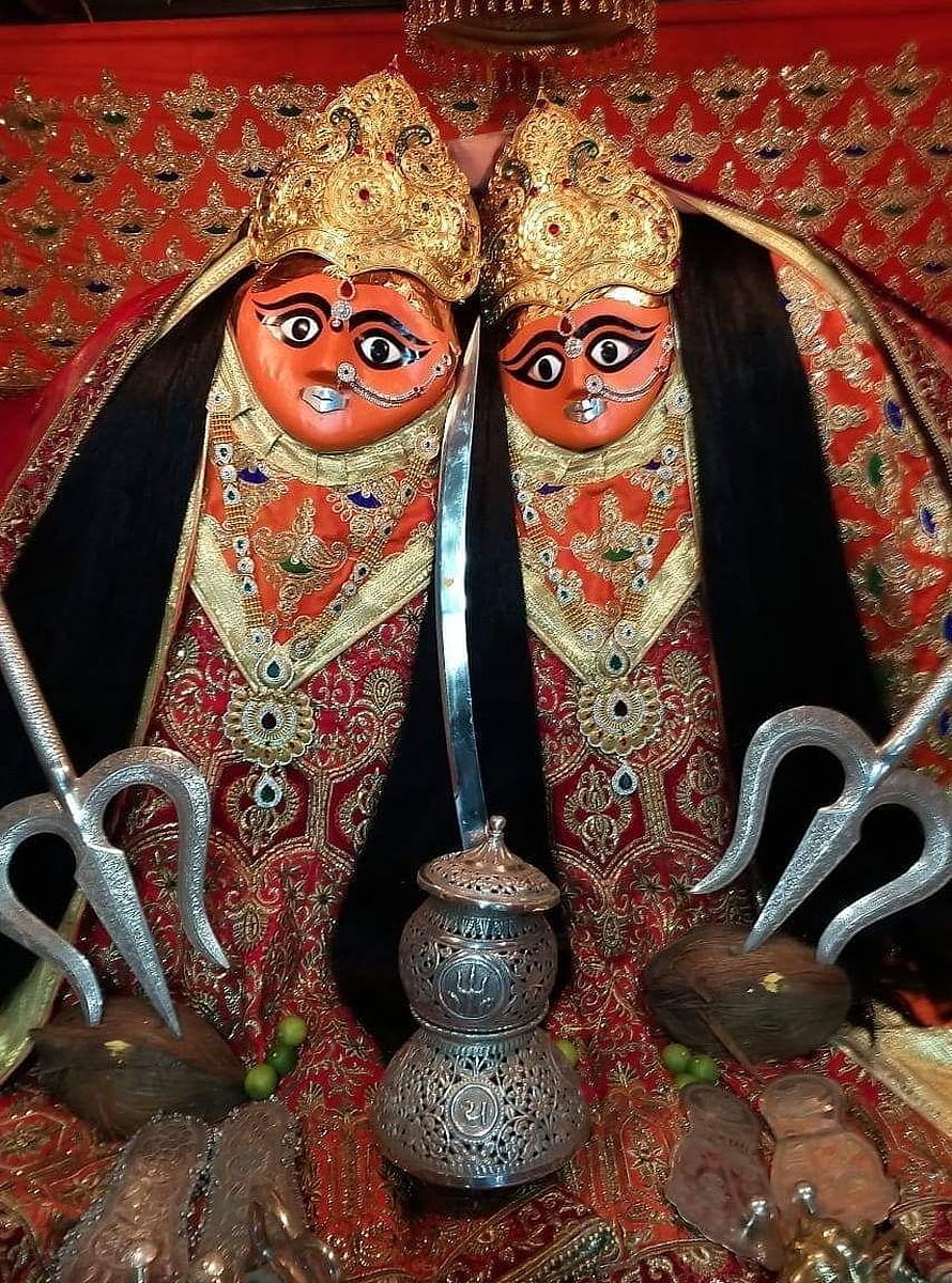 Kali and Durga Hindu Goddess Statues with Tridents and Offerings HD phone wallpaper