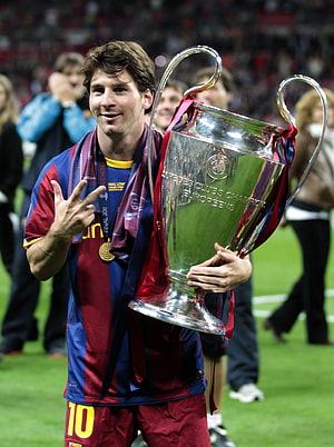 Lionel Messi Lifting The Champions League Trophy In Barcelona Kit At Wembley Stadium HD phone wallpaper