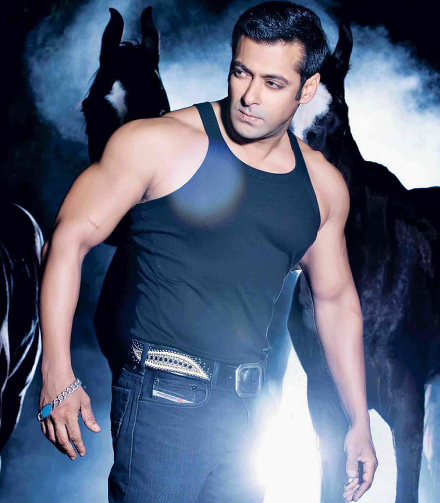 Salman Khan in Black Tank Top and Jeans with Horses, Actresses salman khan , salman khan young style, salman khan birtay, kic…, salman khan wanted HD phone wallpaper