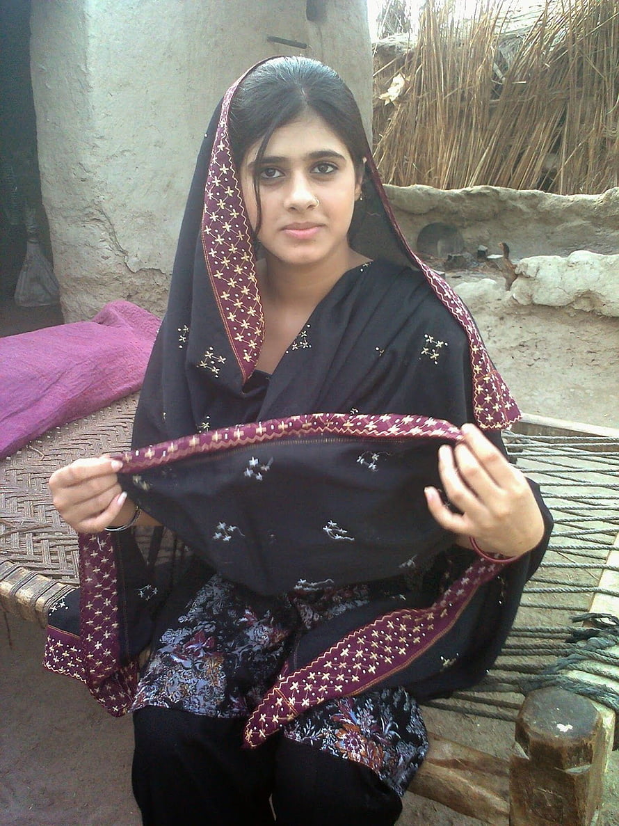 Young Woman in Traditional Black Embroidered Outfit with Maroon Border, Pakistani Teenage Villages Girls Looking Nice, village girl HD phone wallpaper