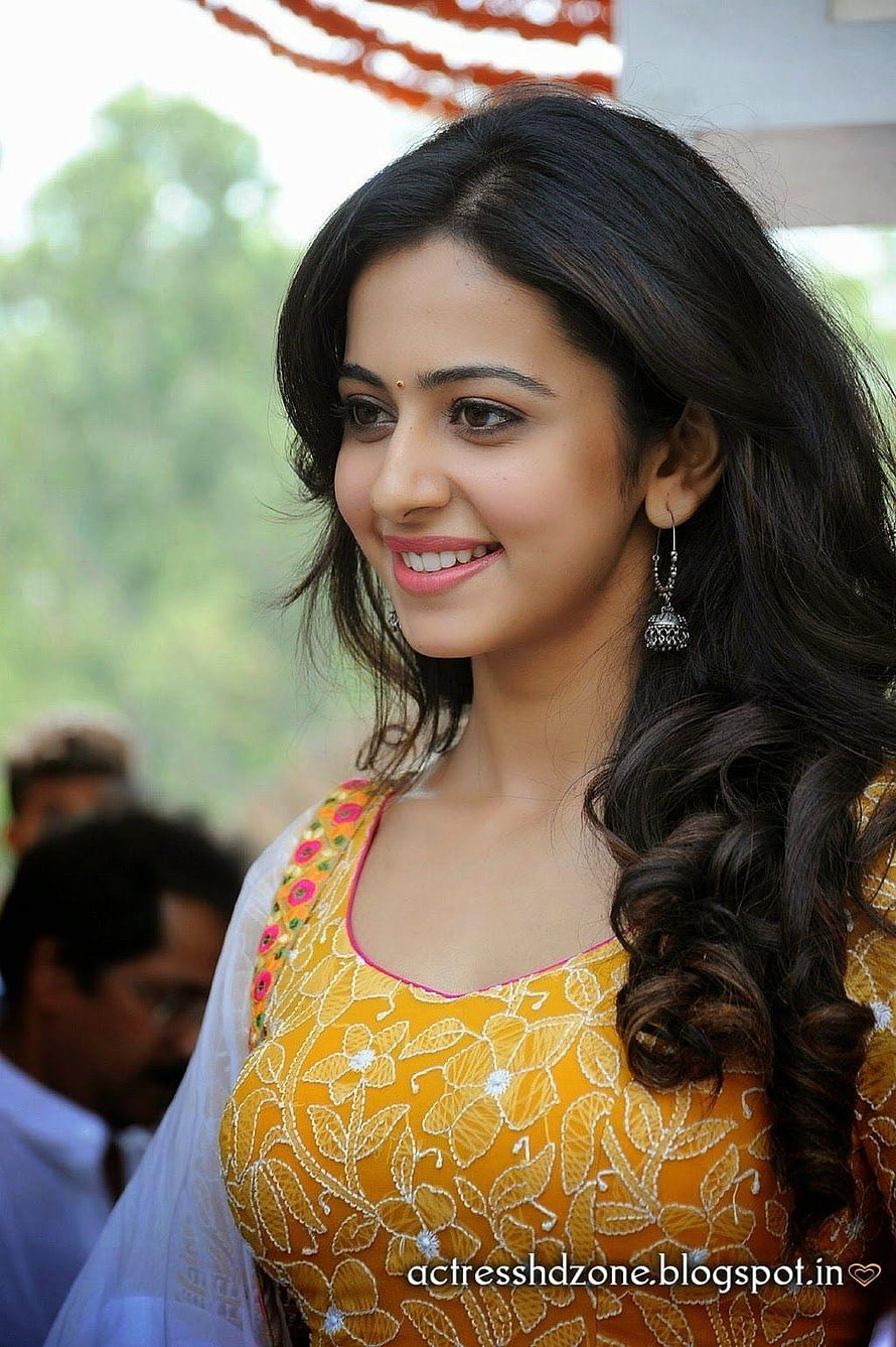 Rashmika Mandanna smiling portrait wearing yellow embroidered traditional outfit, SOUTH INDIAN ACTRESS in Samantha in Manam movie, full actress HD phone wallpaper