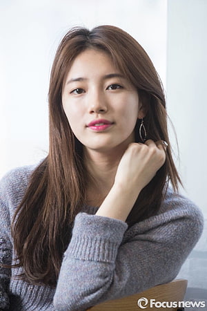 Bae Suzy Portrait in Grey Knit Sweater with Soft Natural Lighting HD phone wallpaper