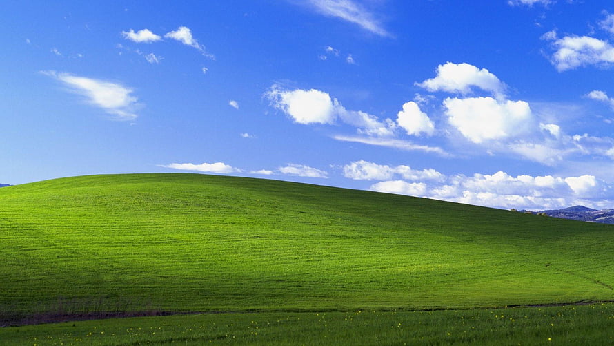 Bliss: The Iconic Windows XP Desktop Wallpaper Featuring Rolling Green Hills and Blue Sky HD wallpaper