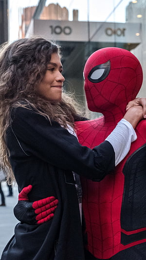Spider-Man and MJ Embracing in a Tender Urban Moment, Peter Parker And Mj posted by Sarah Mercado, spider man mj HD phone wallpaper