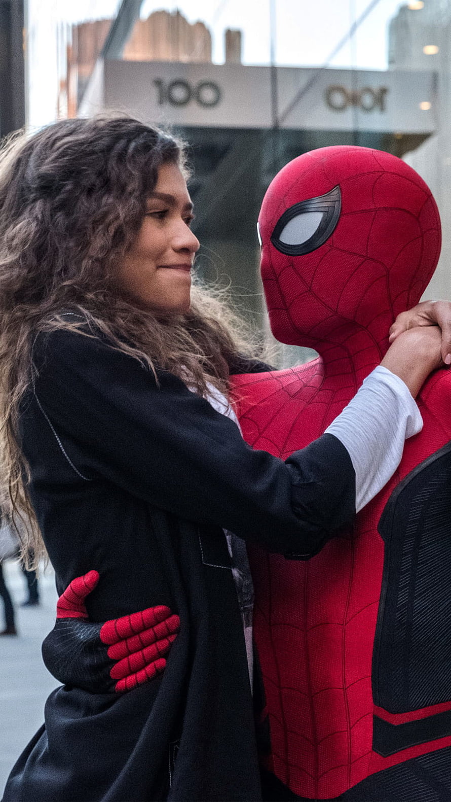 Spider-Man and MJ Embracing in a Tender Urban Moment, Peter Parker And Mj posted by Sarah Mercado, spider man mj HD phone wallpaper