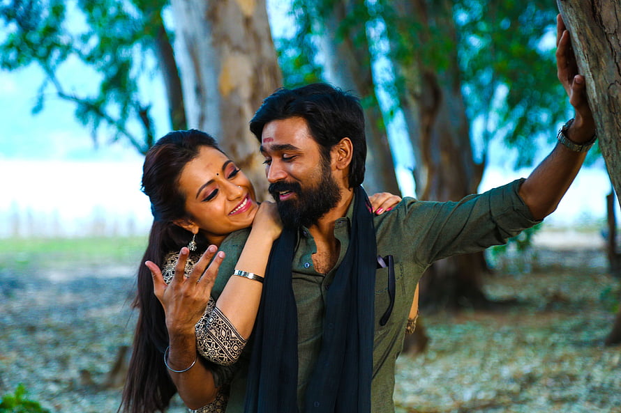 Vikrant Rona Movie Still Featuring Sushant and Rashmika Mandanna in a Romantic Forest Scene, Actor Dhanush And Trisha Stills From Kodi Tamil Movie, kodi dhanush HD wallpaper