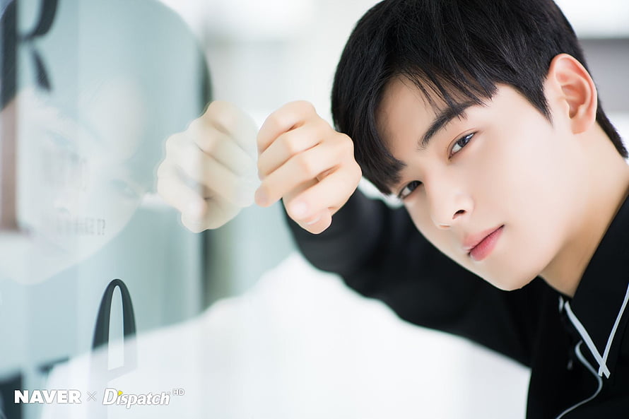 Cha Eunwoo Portrait in Black Jacket with Soft Studio Lighting HD wallpaper