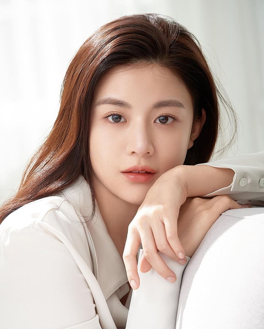 Portrait of a beautiful woman with long brown hair wearing a white blazer looking at camera, go yoon jung, #Go Yoon HD phone wallpaper