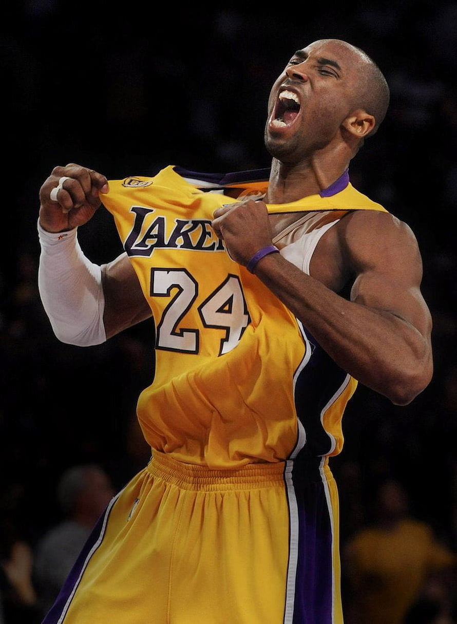 Kobe Bryant Celebrates in Lakers Jersey 24 HD phone wallpaper
