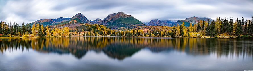 Panoramic View of Maroon Bells Reflection in Lake During Autumn HD wallpaper