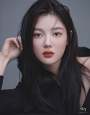 Kim Yoo Jung Studio Portrait with Long Dark Hair and Red Lipstick HD phone wallpaper