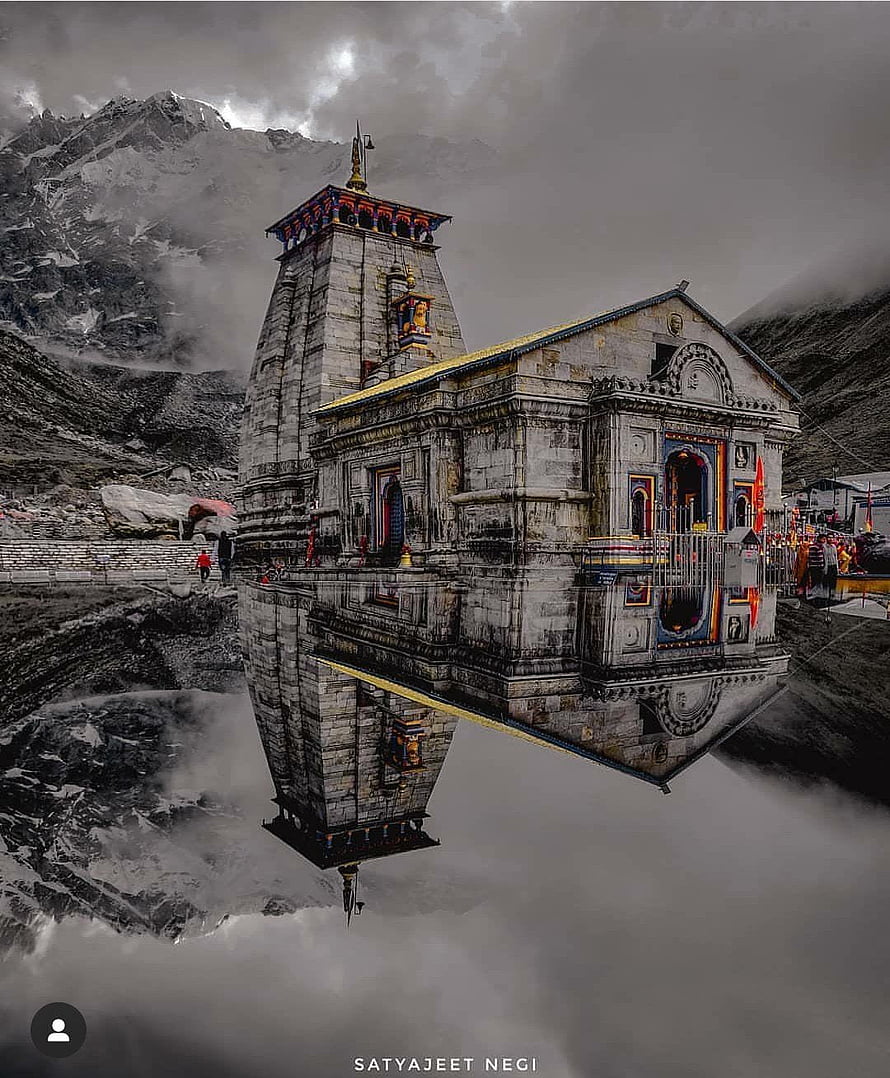 Kedarnath Temple Reflection in Mountain Lake with Snowy Peaks and Clouds HD phone wallpaper