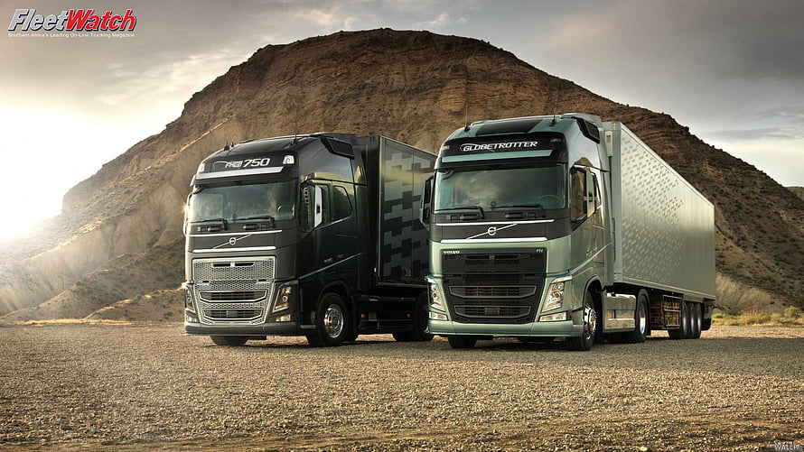 Volvo FH16 Globetrotter Heavy Duty Trucks Parked in Desert Landscape HD wallpaper