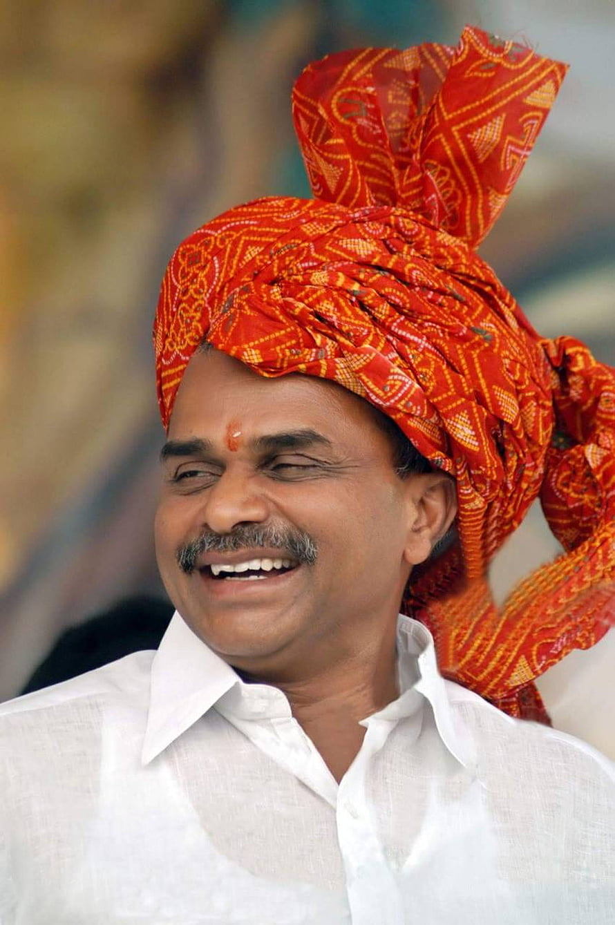 Portrait of YSR Tbreddy Wearing a Traditional Red Turban and White Shirt HD phone wallpaper