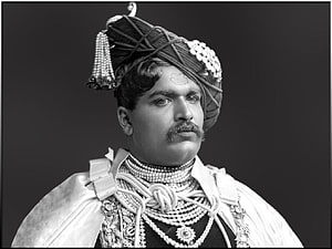 Historical Portrait of Shahu Maharaj in Traditional Maharashtrian Regalia and Ornate Turban HD wallpaper