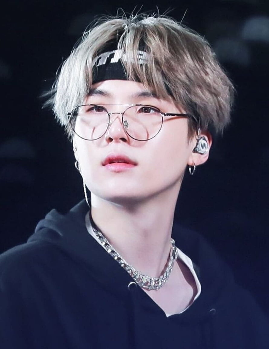 BTS Suga Min Yoongi Wearing Round Glasses and Headband in Black Hoodie HD phone wallpaper