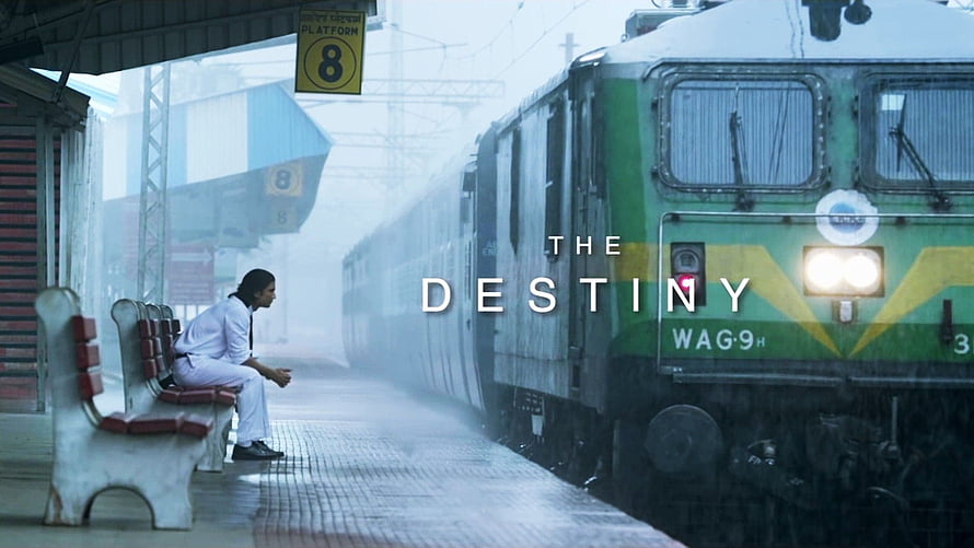 M.S. Dhoni Movie Scene: Man in White Sitting on Train Platform Bench, M.S.Dhoni Movie 00602, ms dhoni movie HD wallpaper