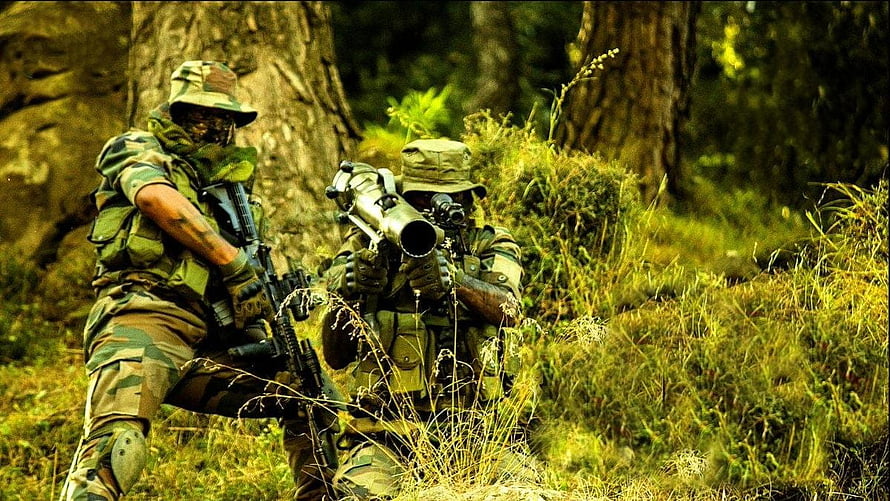 Indian Army Para SF Commandos in Forest Combat Training HD wallpaper