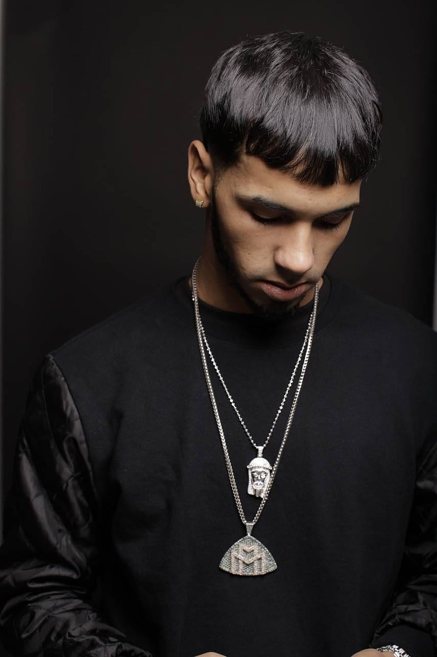 Anuel AA in Black Streetwear with Diamond Chains and Pendants HD phone wallpaper