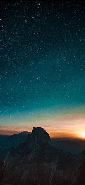 Starry Night Sky Over Half Dome Mountain Silhouette at Sunset HD phone wallpaper