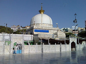 Dargah Sharif Ajmer Sharif Shrine with White Dome and Golden Spire HD wallpaper