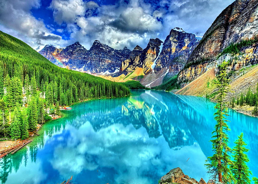 Turquoise Mountain Lake Reflections in a Dense Conifer Forest Landscape HD wallpaper