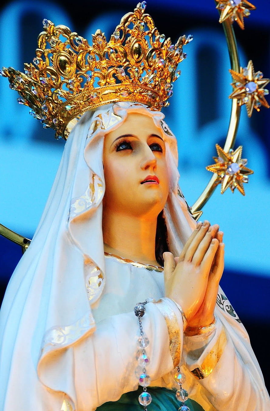 Statue of Our Lady of Fatima with Golden Crown and Rosary HD phone wallpaper