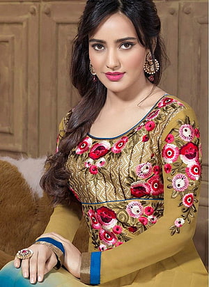 Neha Sharma in Gold Embroidered Kurta with Floral Motifs and Traditional Jewelry HD phone wallpaper
