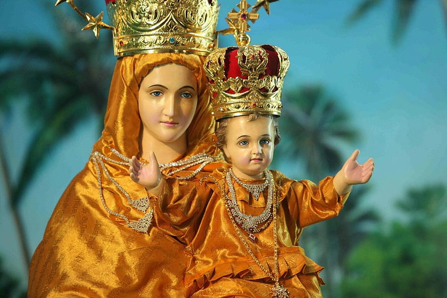 Golden Statue of Mother Mary and Child Jesus from Velankanni Basilica HD wallpaper
