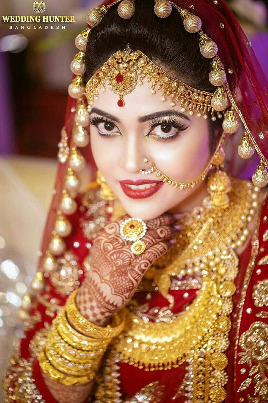 Bengali Bride in Traditional Red Lehenga with Gold Jewelry and Intricate Henna HD phone wallpaper