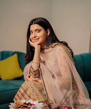 Nimrat Khaira in Elegant Pink Embroidered Ethnic Wear with Traditional Jewelry HD phone wallpaper