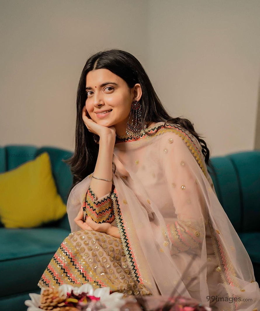 Nimrat Khaira in Elegant Pink Embroidered Ethnic Wear with Traditional Jewelry HD phone wallpaper
