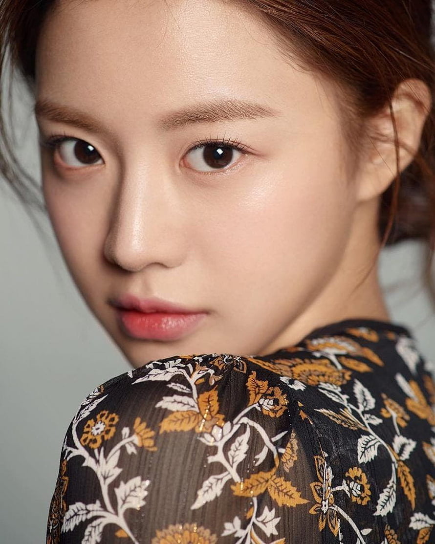 Go Yoon Jung Close-Up Portrait in Floral Patterned Top HD phone wallpaper
