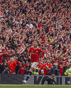 Cristiano Ronaldo Celebrating Goal in Manchester United Red Kit, Cristiano Ronaldo Manchester United 2021 HD phone wallpaper