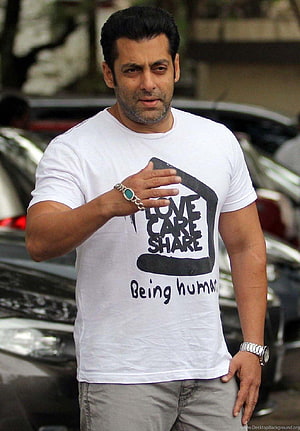 Salman Khan in a white graphic t-shirt with a casual street style look, Salman Khan Fine Backgrounds, #salman khan HD phone wallpaper