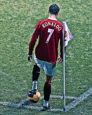 Cristiano Ronaldo in Manchester United Kit at Corner Flag HD phone wallpaper